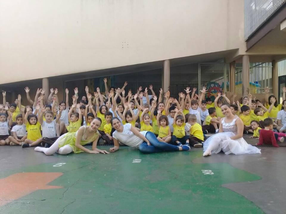Projeto em Movimento da Faculdade Unicampo apresentou coreografias na Escola Educativa