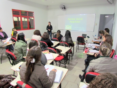 Palestra sobre atuação do Assistente Social no Hospital beneficiam acadêmicos de Serviço Social da Faculdade Unicampo