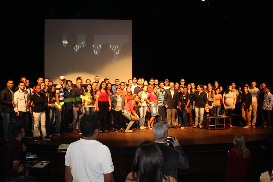 Acadêmicos de Gestão da Faculdade Unicampo participam de evento em celebração ao Dia da Indústria