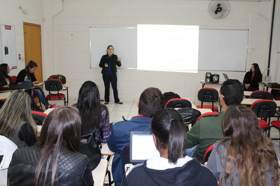 Palestra sobre Inclusão de Pessoas com Deficiência no Mercado de Trabalho beneficia acadêmicos de RH da Faculdade Unicampo