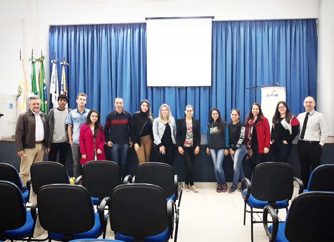 Acadêmicos de Gestão de RH da Faculdade Unicampo participam de evento sobre o E-Social