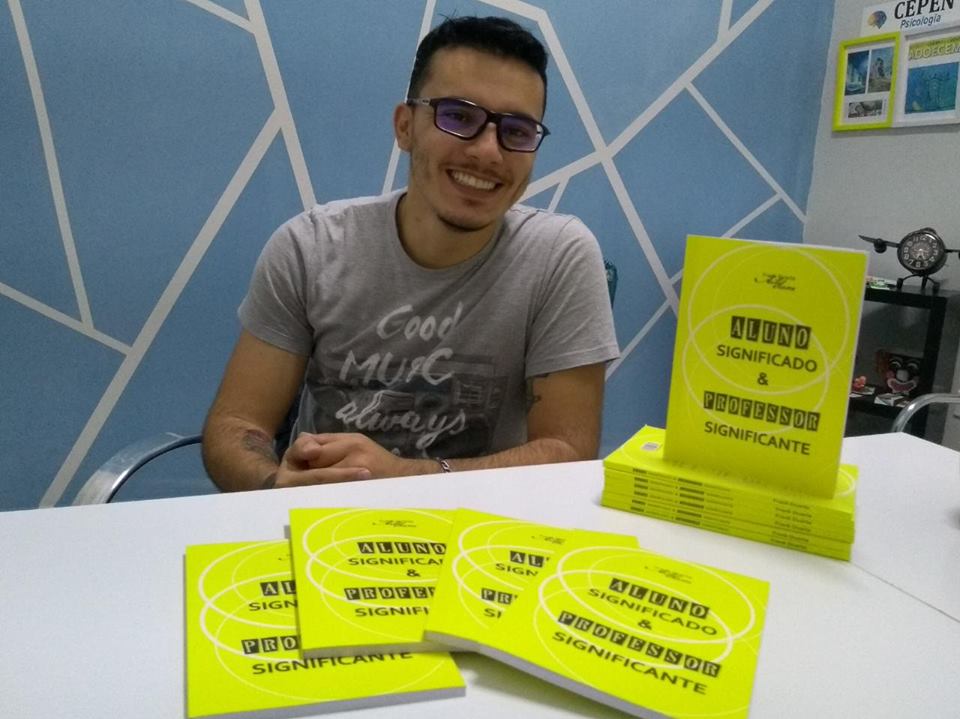 Professor do curso de Psicologia da Faculdade Unicampo publica livro sobre Educação e Formação Docente