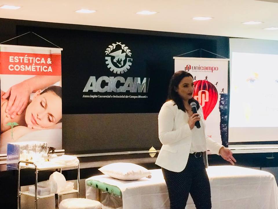 Workshop de Peelings Químicos beneficiou acadêmicas de Estética da Faculdade Unicampo