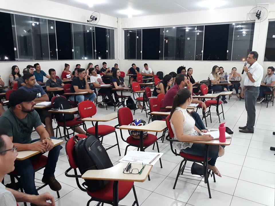 Diretor da UTFPR ministra palestra sobre Empreendedorismo na Faculdade Unicampo