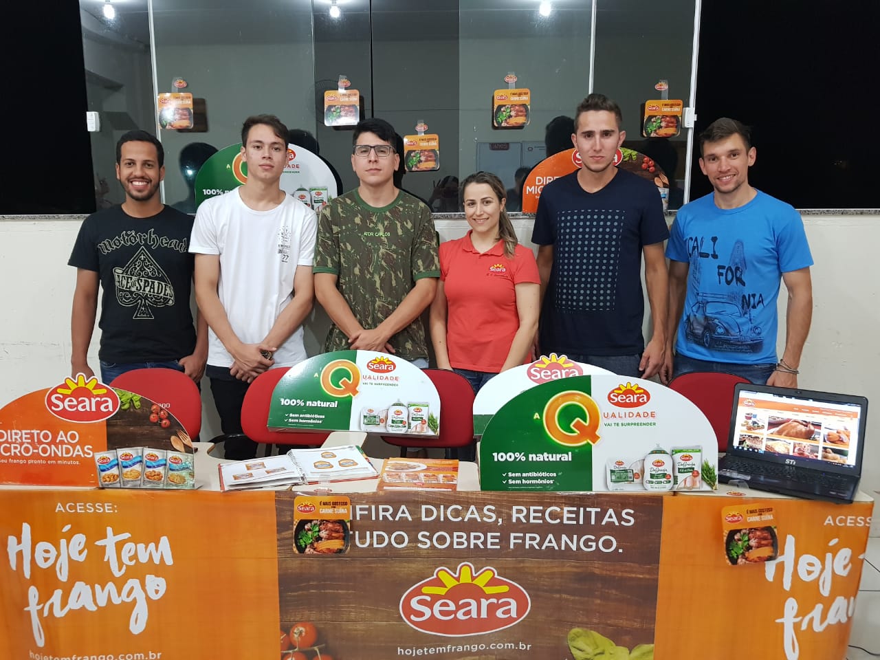 Acadêmicos do curso de Gestão da Faculdade Unicampo apresentam exposições de empresas