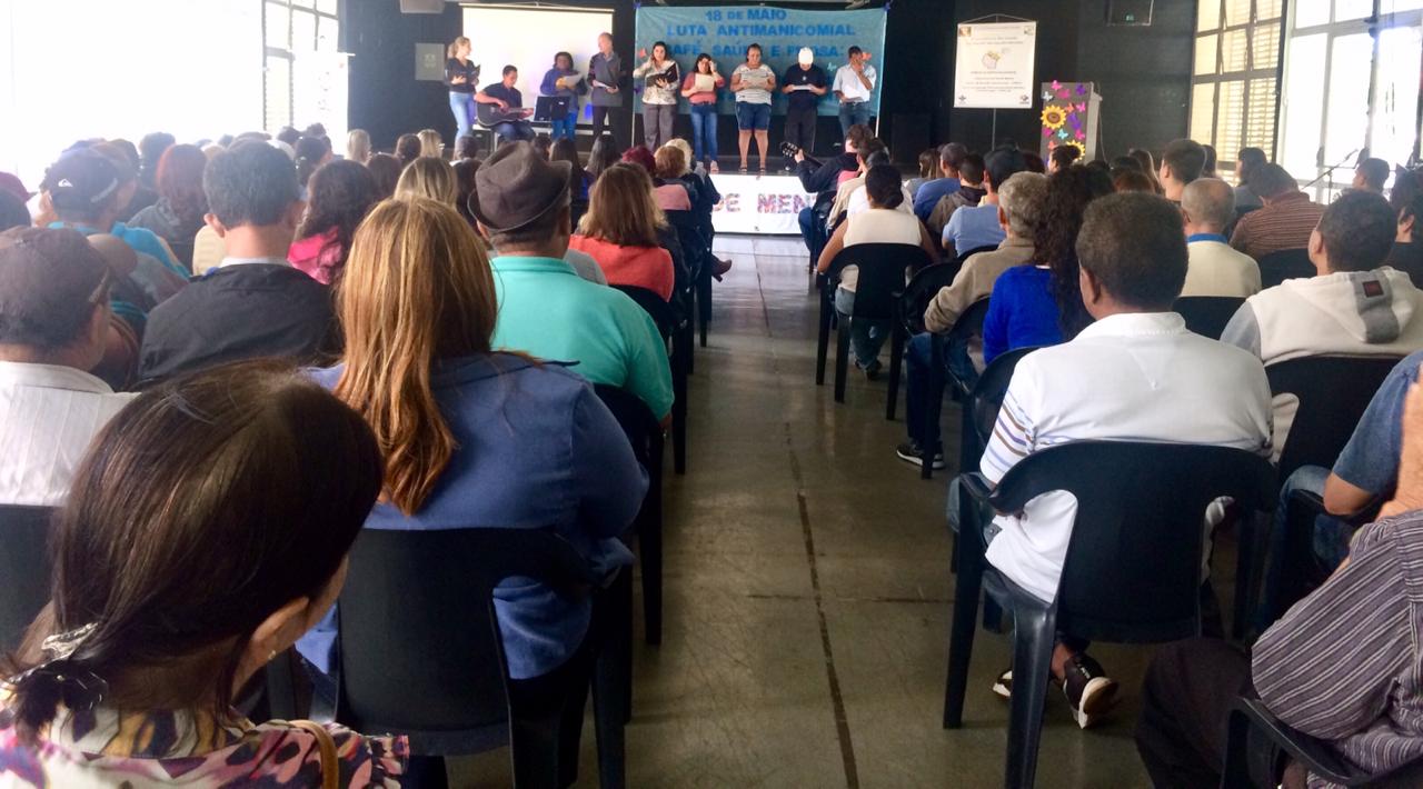 Professores e acadêmicos da Faculdade Unicampo participaram do evento 