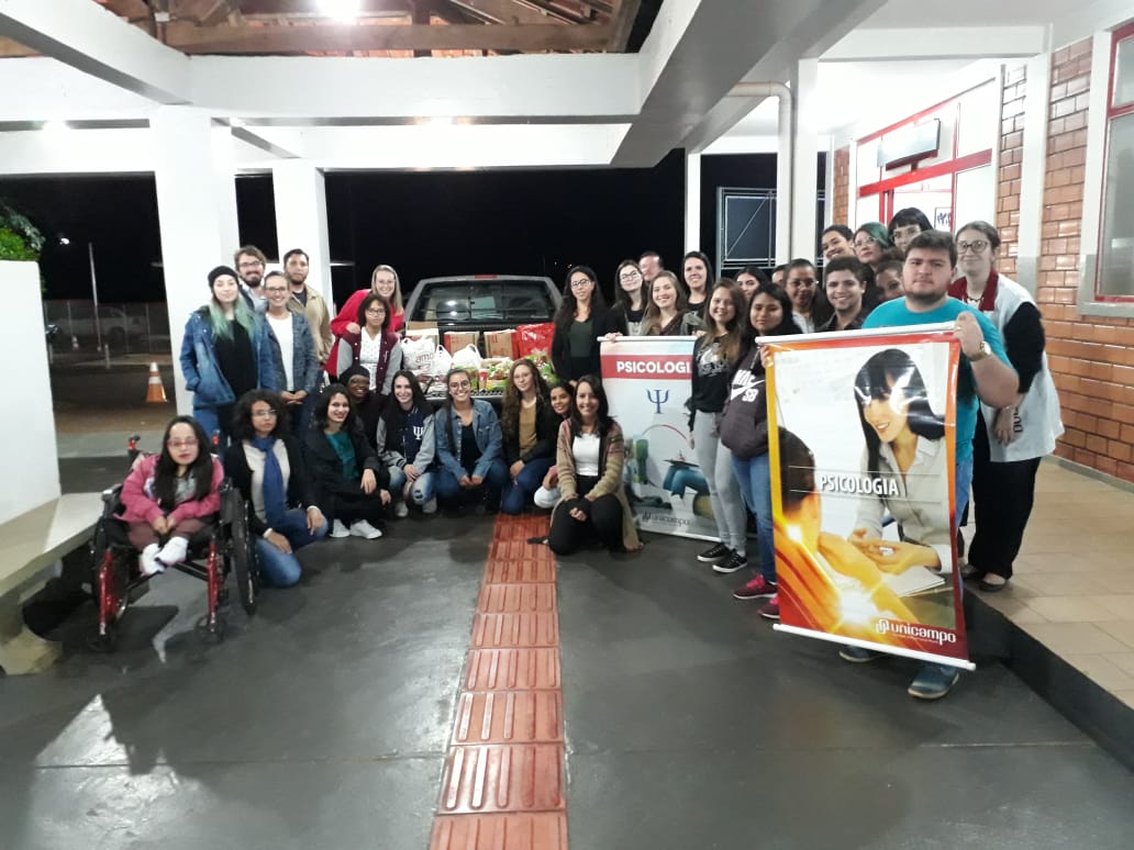 Acadêmicos realizam doações de proteínas de soja para o Lar dos Velhinhos Frederico Ozanan