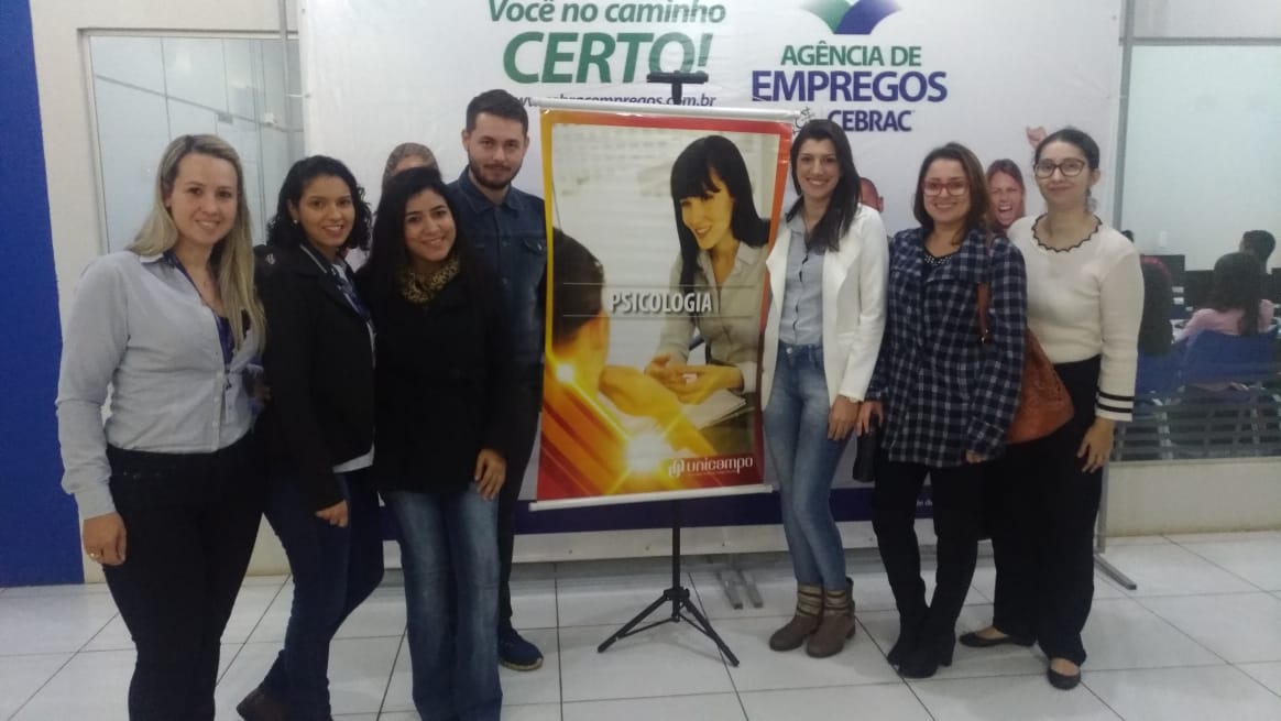 Acadêmicos de Psicologia da Faculdade Unicampo realizam trabalhos no Feirão do Emprego do CEBRAC