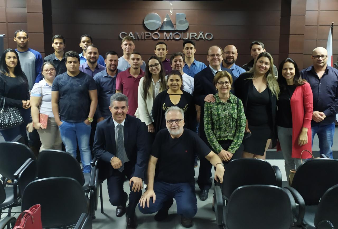 Acadêmicos de Direito da Faculdade Unicampo participam da “Semana do advogado em início de carreira”.
