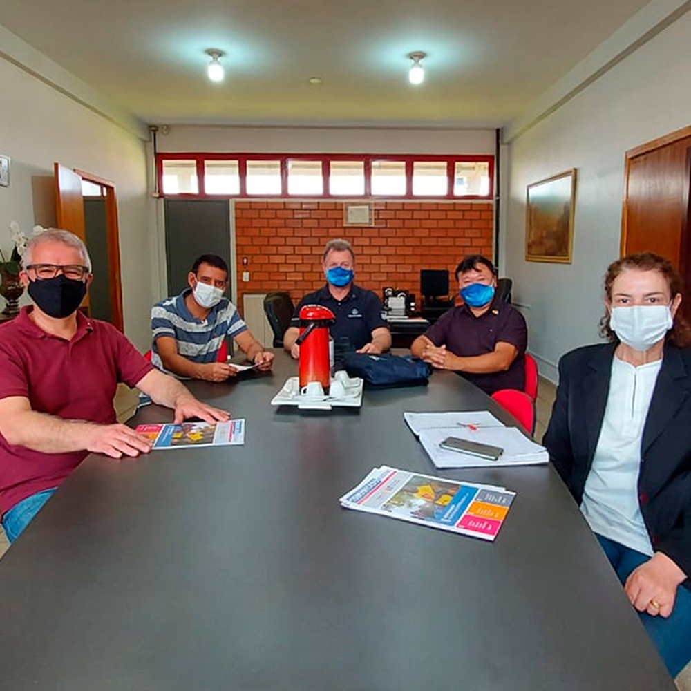 Presidente do Rotary Clube Gralha Azul de Campo Mourão visita Faculdade Unicampo