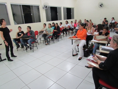 Palestra sobre Procedimento Operacional Padrão beneficiam acadêmicos de enfermagem