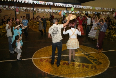 Faculdade Unicampo realiza Festa Junina