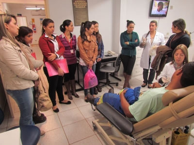Acadêmicas de Enfermagem visitam Hemonúcleo de Campo Mourão