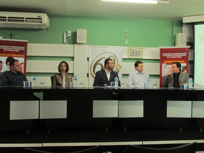 Mesa Redonda encerra Jornada Acadêmica de Gestão