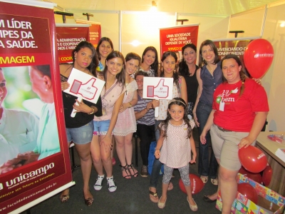 Acadêmicos de Psicologia e Serviço Social da Faculdade Unicampo visitaram 1ª Bienal do Livro e Leituras de Campo Mourão