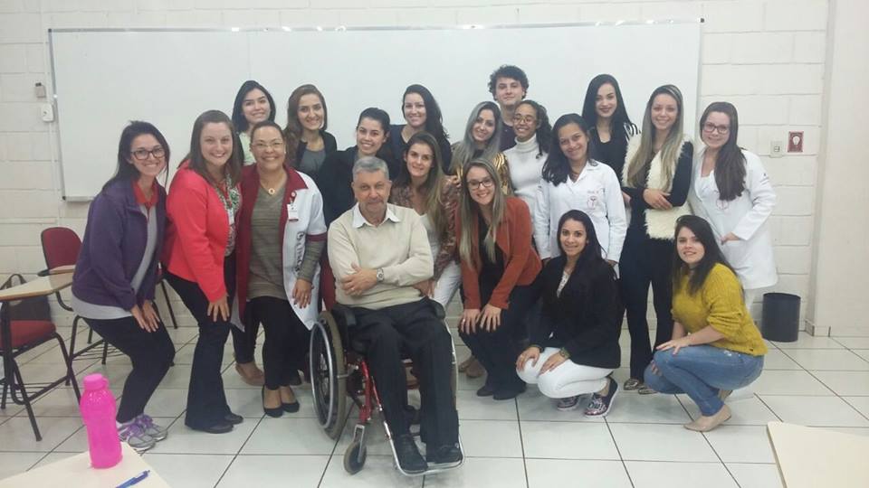 Acadêmicas do Curso de Estética da Faculdade Unicampo participam de Palestra com Dermatologista