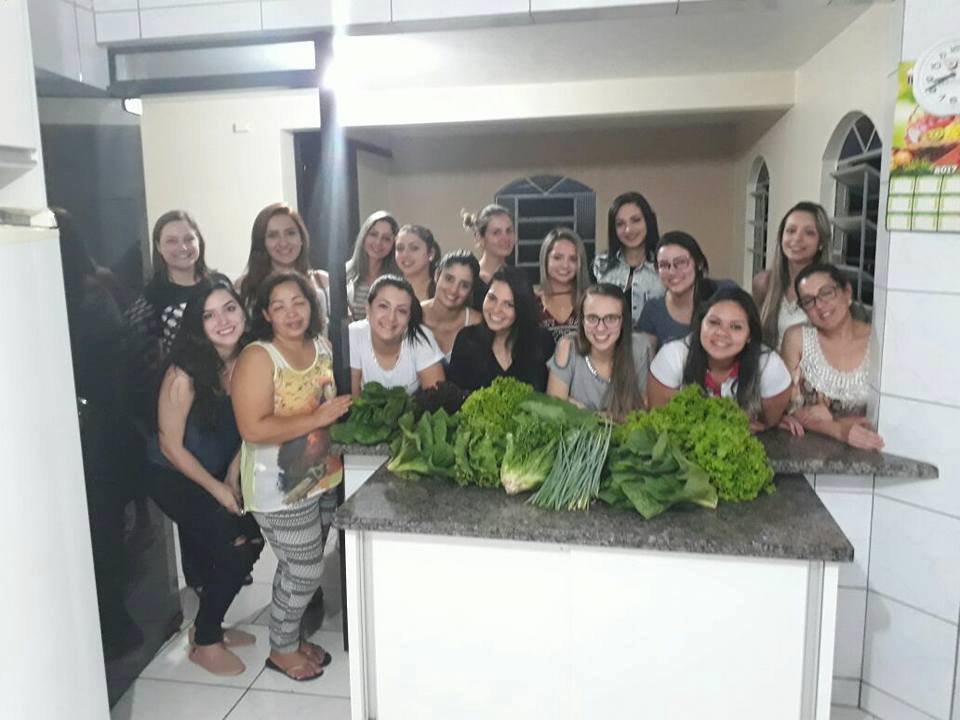 Projeto Horta Solidária do curso de Estética da Faculdade Unicampo beneficia crianças do Lar Miriã