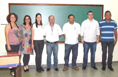 Unicampo entregou bolsas do Concurso de Redação para alunos de Campo Mourão