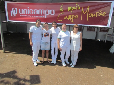 Acadêmicas do curso de enfermagem da Faculdade Unicampo participaram do evento Cristo é Nosso Show