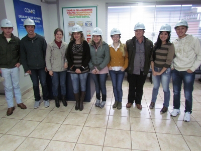 Acadêmicos de Gestão Comercial e Gestão de Cooperativas visitam Indústria da Coamo