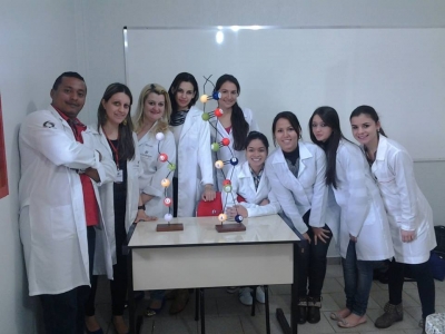 Acadêmicos de enfermagem da Faculdade Unicampo realizam trabalhos práticos nos laboratórios da instituição