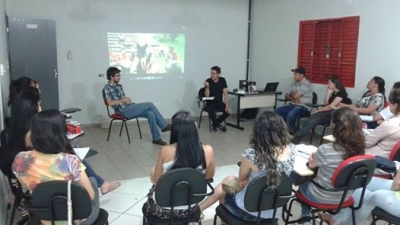 Acadêmicos da Faculdade Unicampo participam de projeto de extensão Cinema e Reflexão